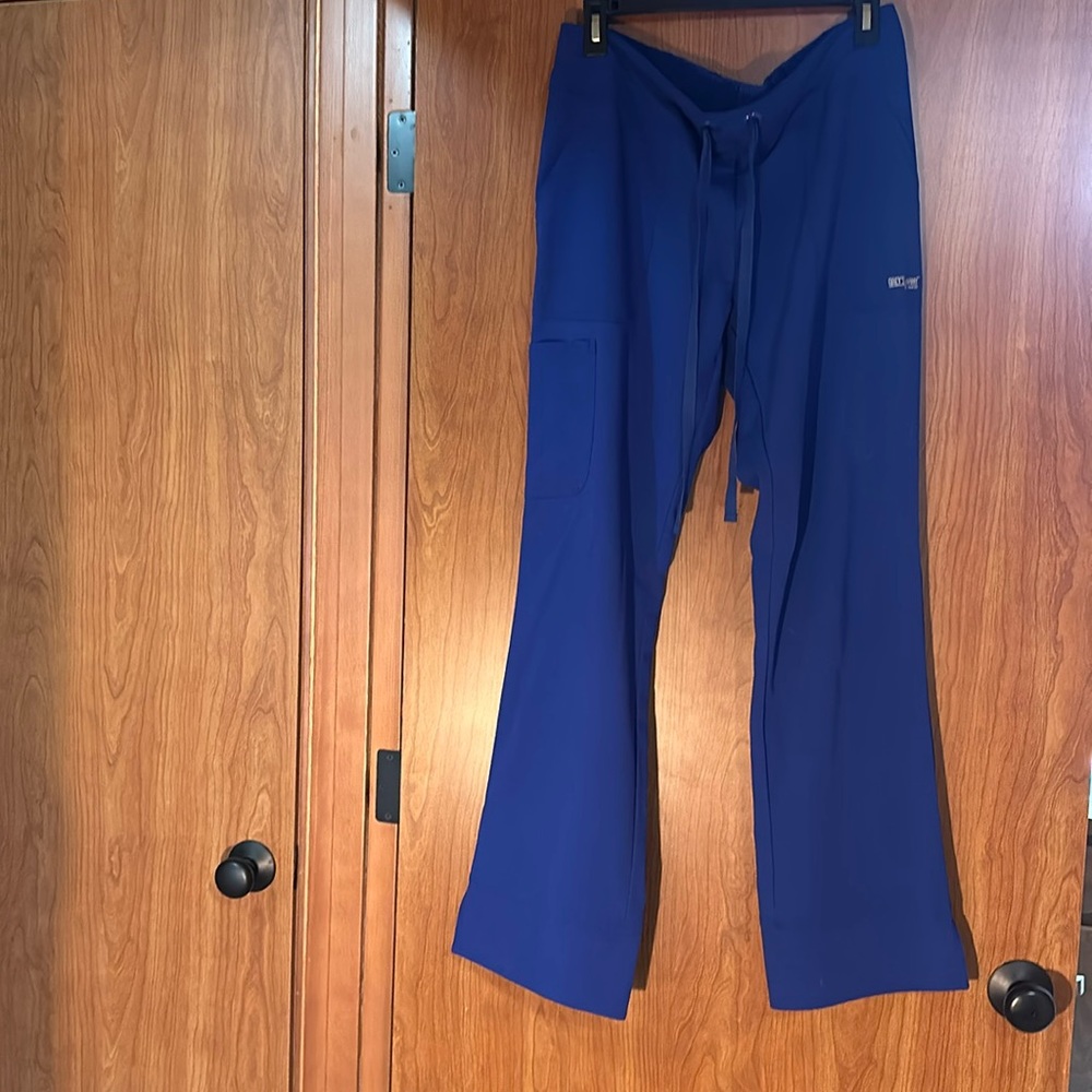 Grey’s Anatomy Signature Callie 3 Pocket Cargo Pants